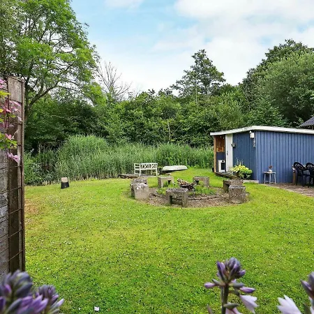 Holiday V Holiday home